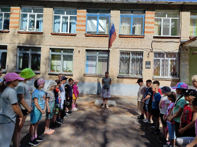 На базе нашей школы открылся летний оздоровительный лагерь "Улыбка"!.