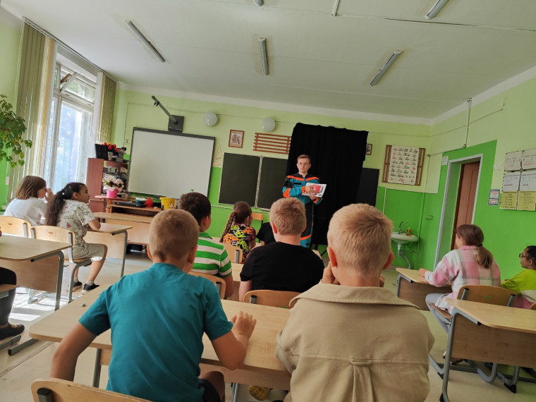 События школьного лагеря.